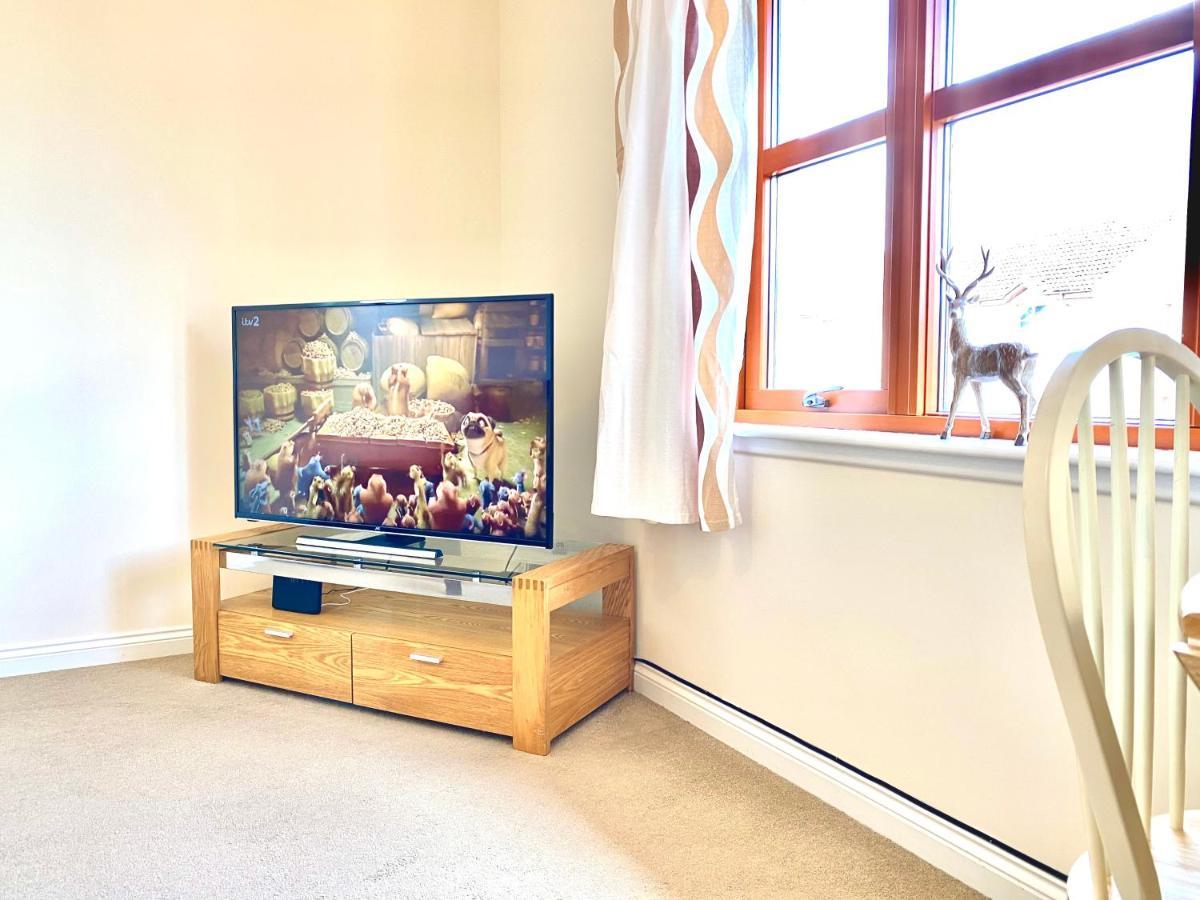 100 Thornhill Drive, Elgin Apartment Bagian luar foto